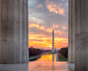 Sunset at the Reflecting Pool in Washington DC´s National Park